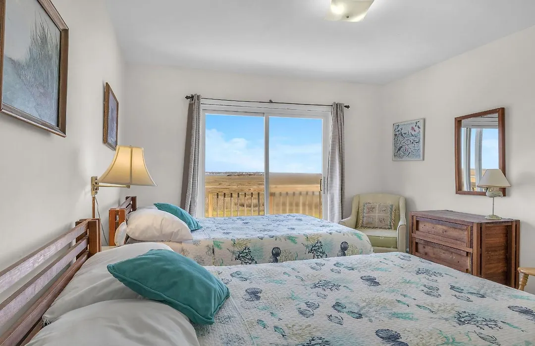 Griffin By Oak Island Accommodations-1