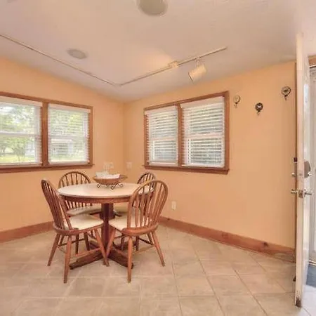 411 W West Street-3