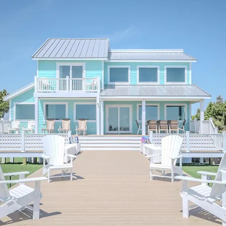 Serenity By The Sea By Oak Island Accommodations-3