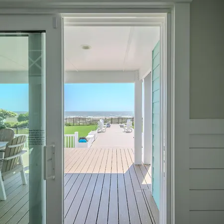 Serenity By The Sea By Oak Island Accommodations-2