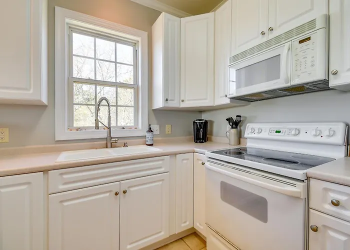 Spacious Southport Condo With Balcony!