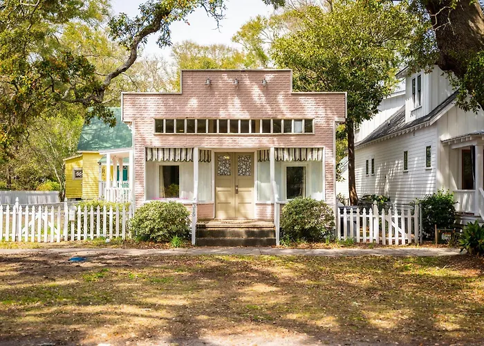 Candy Store House By Oak Island Accommodations Southport